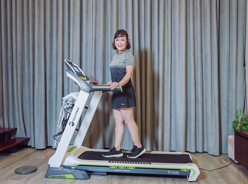 Nghệ sĩ Minh Hòa tin tưởng sử dụng sản phẩm của Tech Fitness